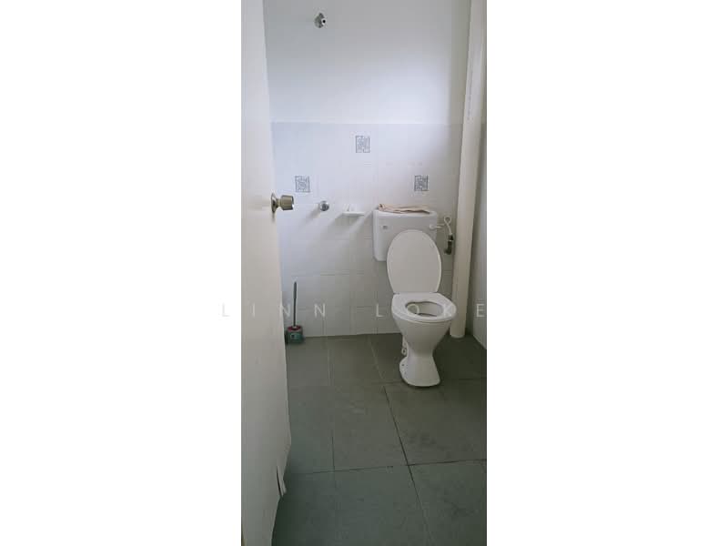 Rumah Teres 2 Tingkat untuk Dijual di Taman Sri Saujana (Kota Tinggi) - Linn Loke - Bathroom - PropertyGuru.com.my