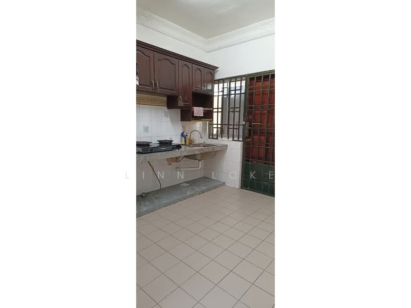 Rumah Teres 2 Tingkat untuk Dijual di Taman Sri Saujana (Kota Tinggi) - Linn Loke - Kitchen - PropertyGuru.com.my