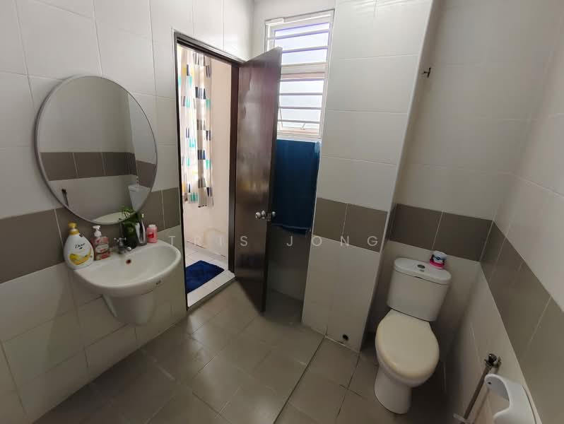 2-storey Terraced House for Sale in Kota Emerald (Rawang) - Tris Jong - Bathroom - PropertyGuru.com.my