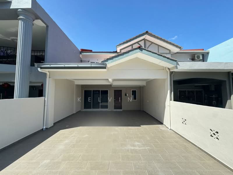 2-storey Terraced House for Sale in Rawang Perdana (Rawang) - Kelvin . - Exterior - PropertyGuru.com.my