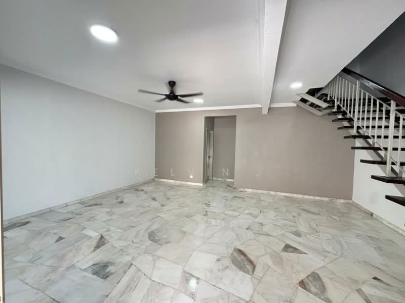 2-storey Terraced House for Sale in Rawang Perdana (Rawang) - Kelvin . - Living Room - PropertyGuru.com.my