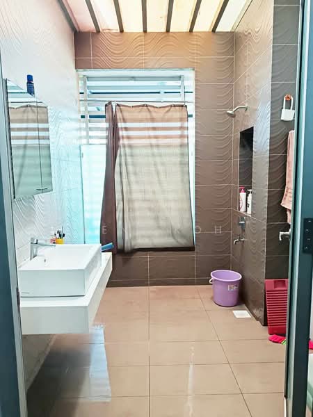 Rumah Teres 2 Tingkat untuk Dijual di Taman Sutera Utama (Skudai) - Kent Koh - Bathroom - PropertyGuru.com.my
