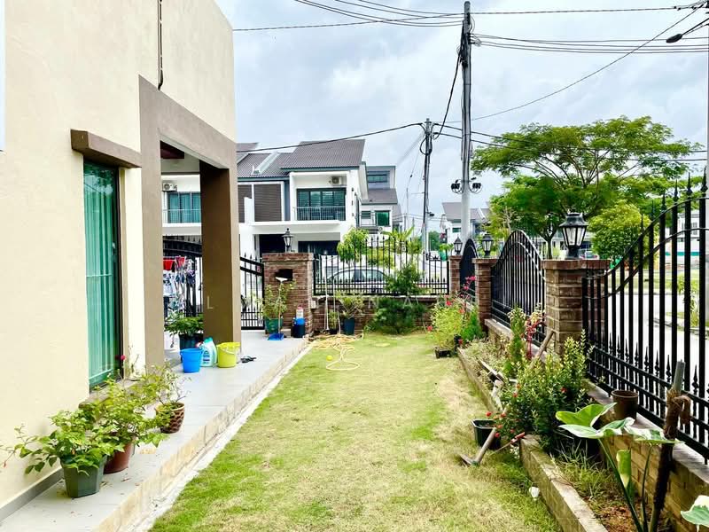 Rumah Teres 2 Tingkat untuk Dijual di Dengkil (Selangor) - Ilman Nahri - Exterior - PropertyGuru.com.my