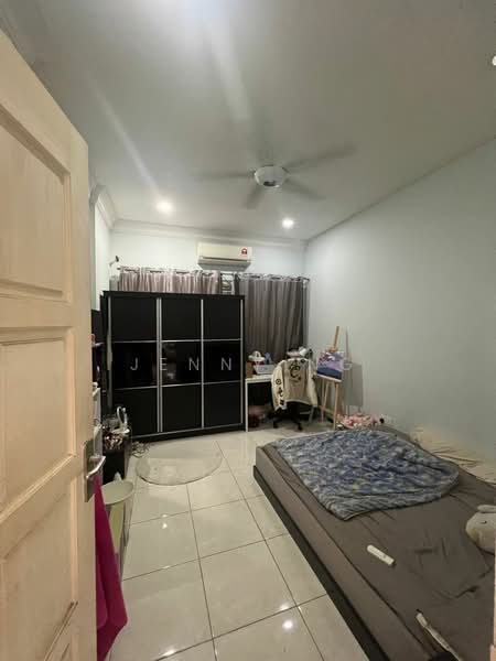 Kondominium untuk Dijual di Aseana Puteri - Jenny Ng - Bedroom - PropertyGuru.com.my