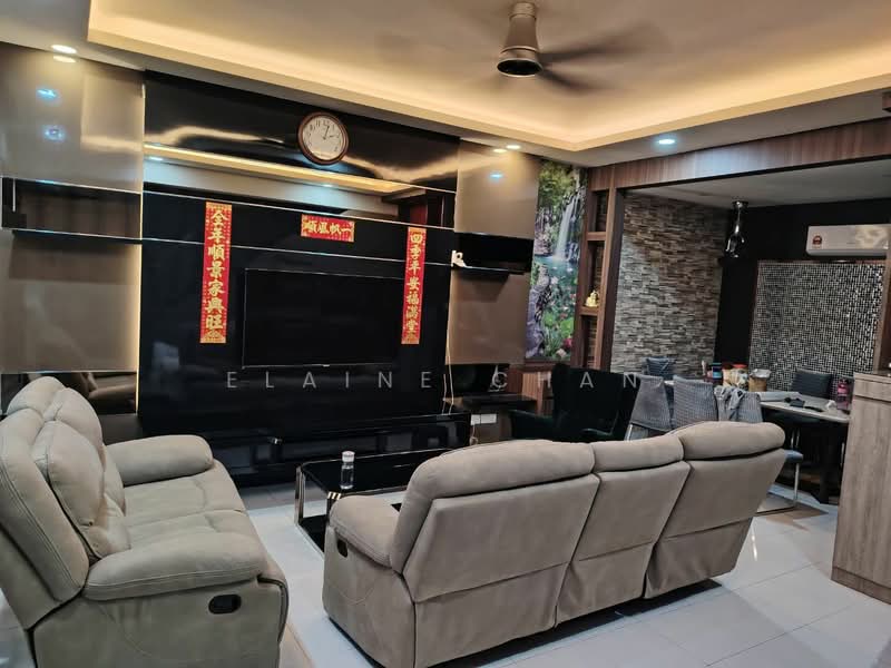 2-storey Terraced House for Rent in Taman Setia Indah (Tebrau) - Elaine Chan - Living Room - PropertyGuru.com.my