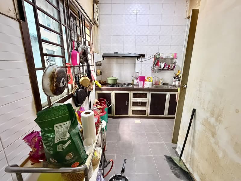 2-storey Terraced House for Sale in Setia Tropika (Johor Bahru) - Kok Hui - Kitchen - PropertyGuru.com.my