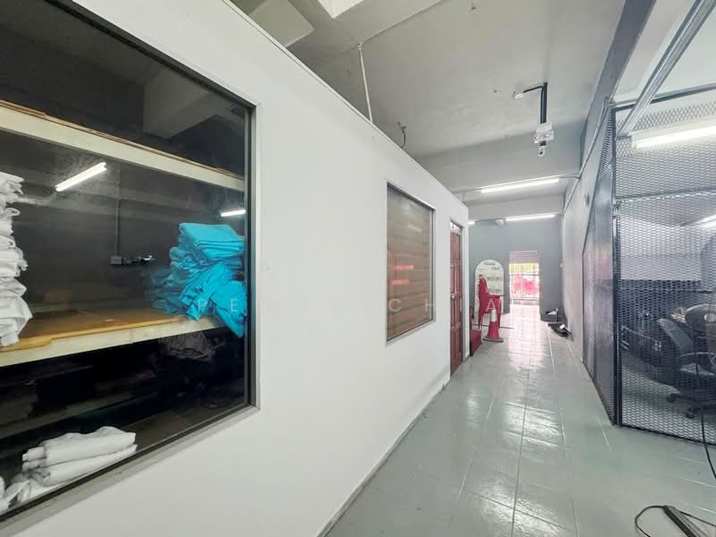 Shop for Rent in Port Klang (Pelabuhan Klang) (Selangor) - Penny Chia - Corridor - PropertyGuru.com.my
