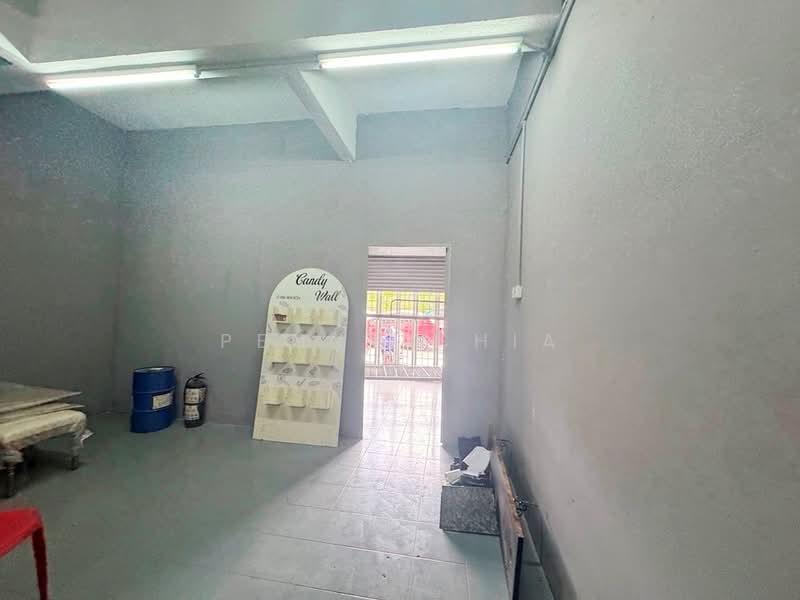 Shop for Rent in Port Klang (Pelabuhan Klang) (Selangor) - Penny Chia - Interior - PropertyGuru.com.my