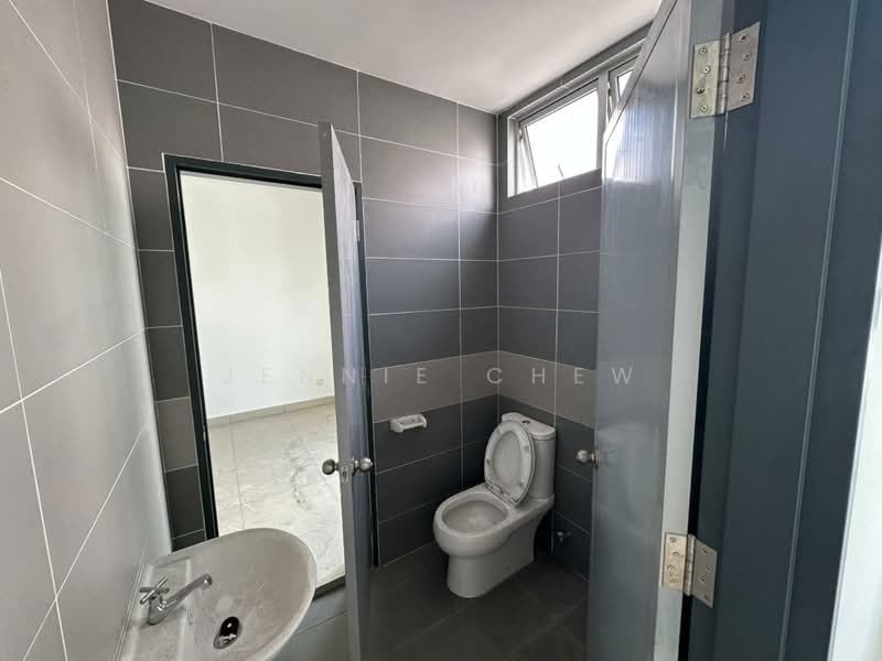 2-storey Terraced House for Sale in Johor Bahru (Johor) - Jennie Chew - Bathroom - PropertyGuru.com.my