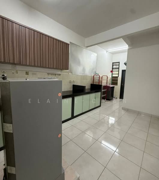 1-storey Terraced House for Rent in Taman Mount Austin (Tebrau) - Elaine Chan - Kitchen - PropertyGuru.com.my