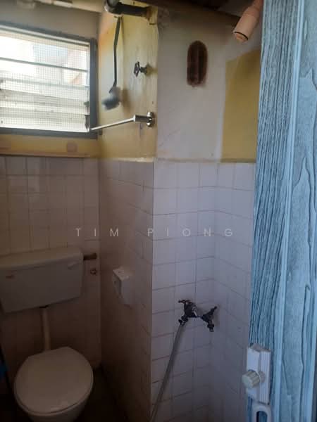 Apartment for Sale at Laksamana Cheng Ho - Tim Piong - Bathroom - PropertyGuru.com.my