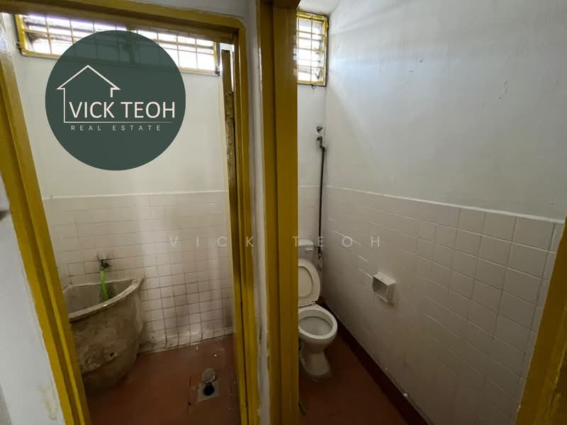 Kilang untuk Disewa di Taman Nagasari (Perai) - Vick Teoh - Bathroom - PropertyGuru.com.my