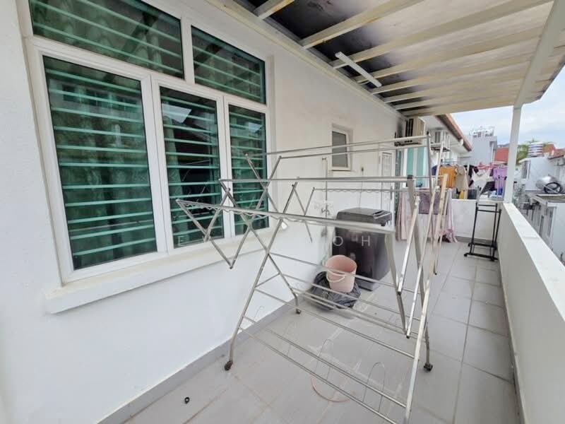 2-storey Terraced House for Sale in TAMAN PUCHONG UTAMA (Puchong) - Evan Goh - Balcony - PropertyGuru.com.my