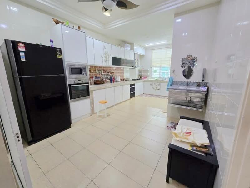 2-storey Terraced House for Sale in TAMAN PUCHONG UTAMA (Puchong) - Evan Goh - Kitchen - PropertyGuru.com.my