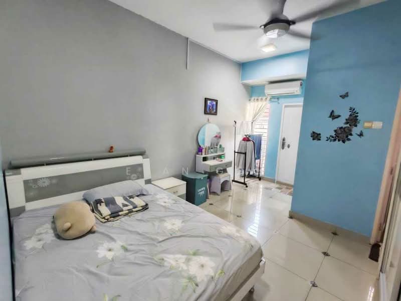 2-storey Terraced House for Sale in TAMAN PUCHONG UTAMA (Puchong) - Evan Goh - Bedroom - PropertyGuru.com.my