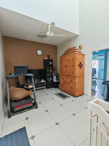 2-storey Terraced House for Sale in TAMAN PUCHONG UTAMA (Puchong) - Evan Goh - Living Room - PropertyGuru.com.my