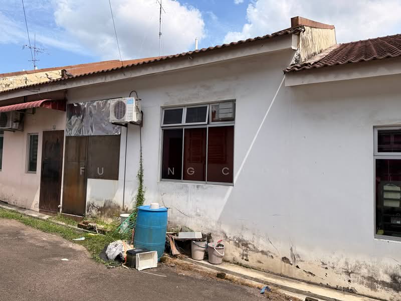 Rumah Teres 1 Tingkat untuk Dijual di Taman Bestari Indah (Ulu Tiram) - Fu Heng Chong - Exterior - PropertyGuru.com.my