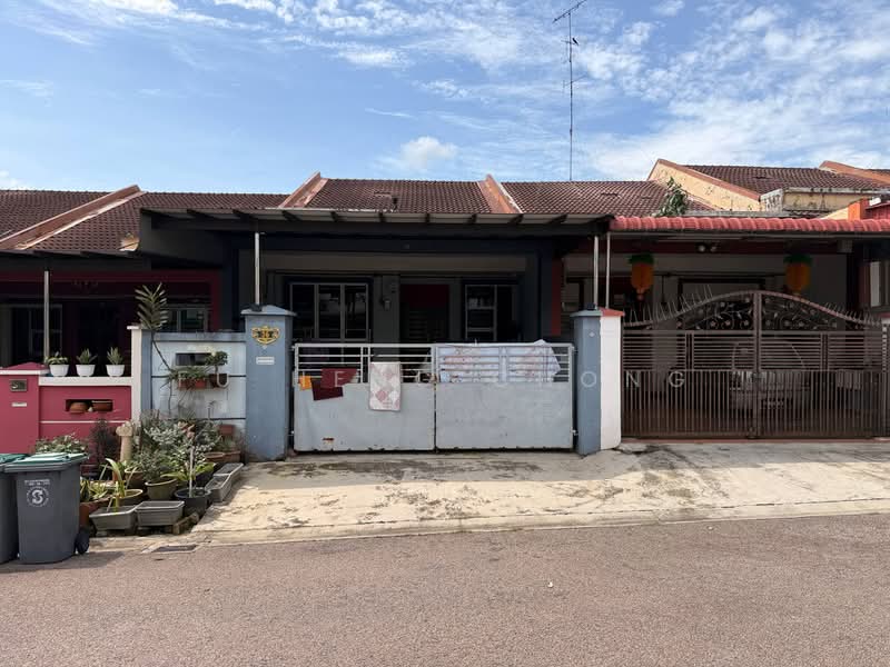 Rumah Teres 1 Tingkat untuk Dijual di Taman Bestari Indah (Ulu Tiram) - Fu Heng Chong - Exterior - PropertyGuru.com.my