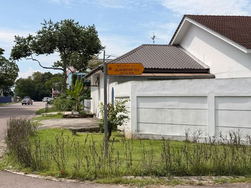 Rumah Teres 1 Tingkat untuk Dijual di Taman Bestari Indah (Ulu Tiram) - Fu Heng Chong - Exterior - PropertyGuru.com.my