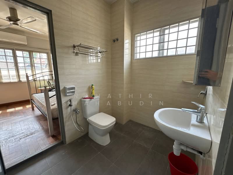 Semi-Detached House for Sale in Seksyen 9 (Shah Alam) - Nahathir Shahabudin - Bedroom - PropertyGuru.com.my