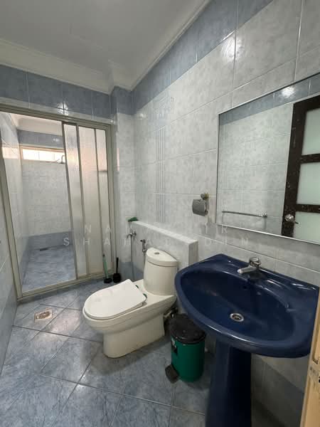 Semi-Detached House for Sale in Seksyen 9 (Shah Alam) - Nahathir Shahabudin - Bathroom - PropertyGuru.com.my