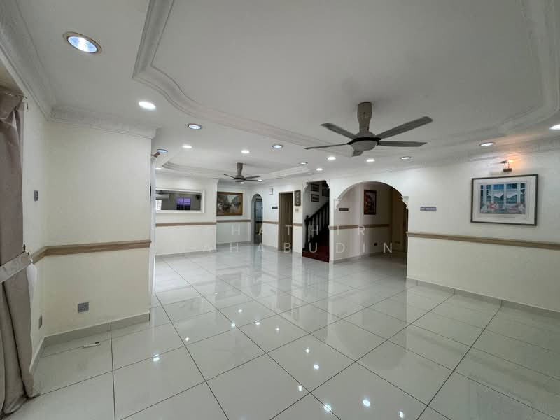 Semi-Detached House for Sale in Seksyen 9 (Shah Alam) - Nahathir Shahabudin - Living Room - PropertyGuru.com.my