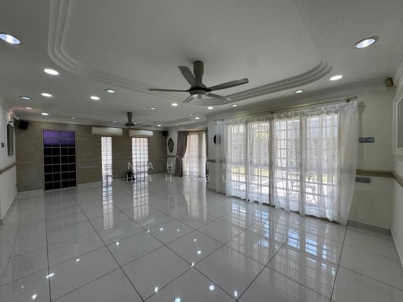 Semi-Detached House for Sale in Seksyen 9 (Shah Alam) - Nahathir Shahabudin - Living Room - PropertyGuru.com.my