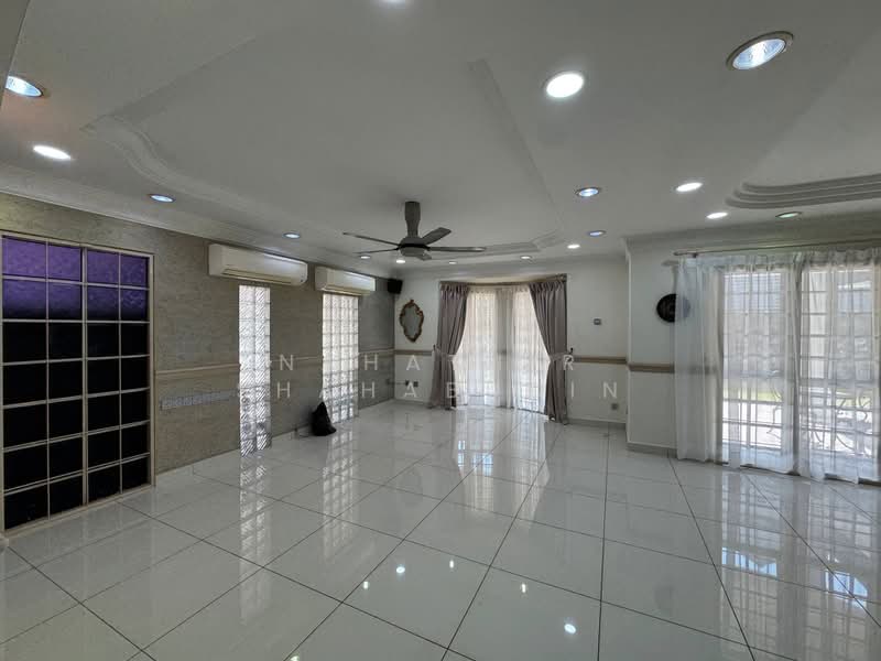Semi-Detached House for Sale in Seksyen 9 (Shah Alam) - Nahathir Shahabudin - Living Room - PropertyGuru.com.my