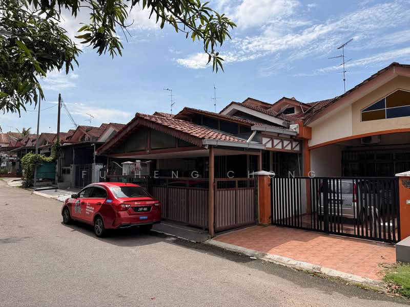 Rumah Teres 1 Tingkat untuk Dijual di Taman Bestari Indah (Ulu Tiram) - Fu Heng Chong - Exterior - PropertyGuru.com.my