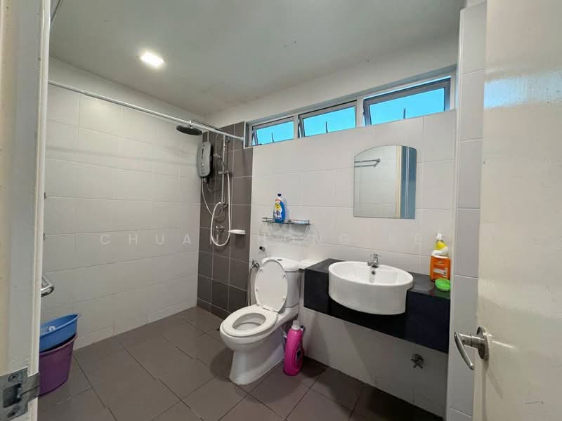 Apartment for Sale at Idaman Residence - Chuan Hong Kee - Bathroom - PropertyGuru.com.my