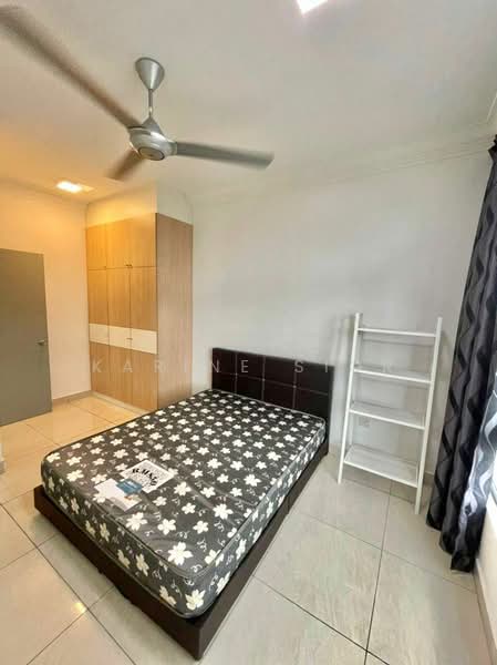 Service Residence for Sale at Pangsapuri Tanah Emas (Golden Sands) - Karine Sior - Bedroom - PropertyGuru.com.my