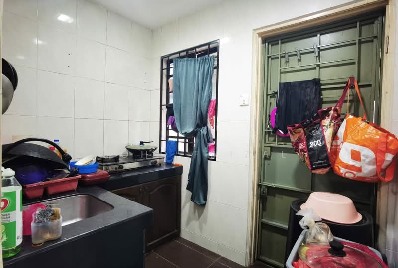 2-storey Terraced House for Sale in Seri Kembangan (Selangor) - Mohd Faizal - Kitchen - PropertyGuru.com.my