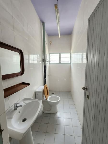 Rumah Berkembar untuk Dijual di Taman Canning (Ipoh) - Sam Lam - Bathroom - PropertyGuru.com.my