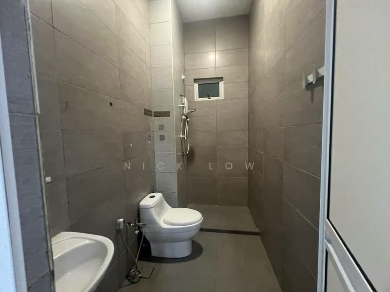 Service Residence for Rent at D'carlton (Residensi Seri Mega) - Nick Low - Bathroom - PropertyGuru.com.my
