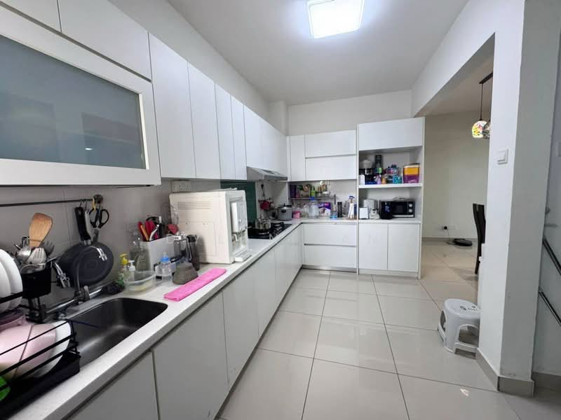 Apartment for Sale at Idaman Residence - Dylan Tan - Kitchen - PropertyGuru.com.my