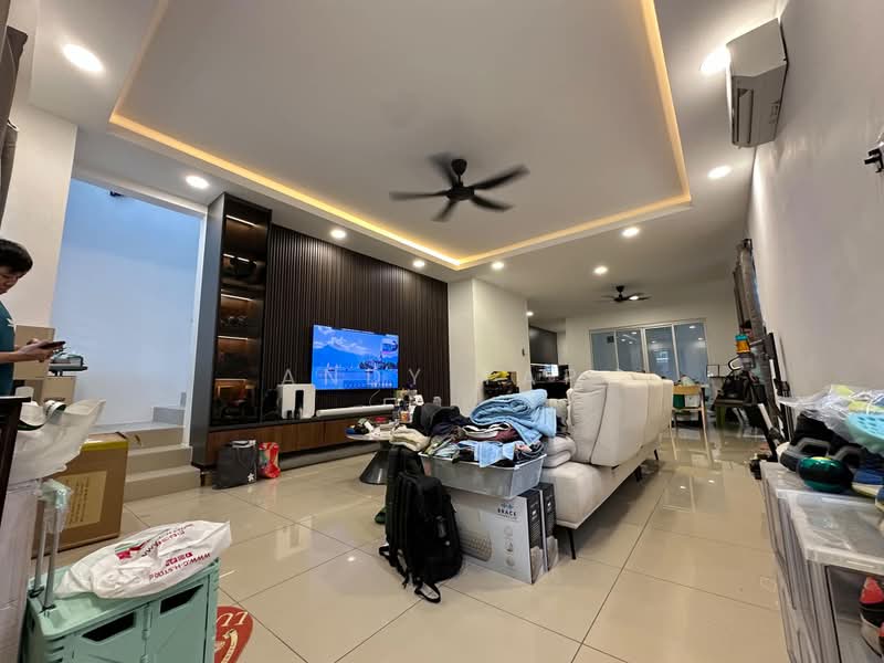 2-storey Terraced House for Sale in Bandar Tasik Puteri (Rawang) - Andy Yap - Living Room - PropertyGuru.com.my