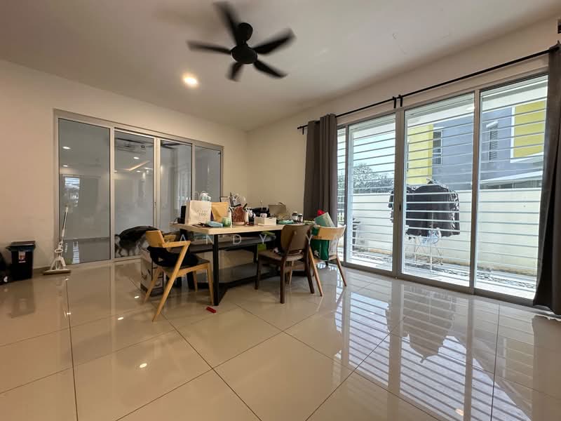 2-storey Terraced House for Sale in Bandar Tasik Puteri (Rawang) - Andy Yap - Living Room - PropertyGuru.com.my