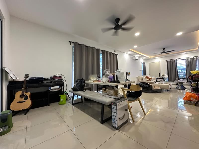 2-storey Terraced House for Sale in Bandar Tasik Puteri (Rawang) - Andy Yap - Living Room - PropertyGuru.com.my