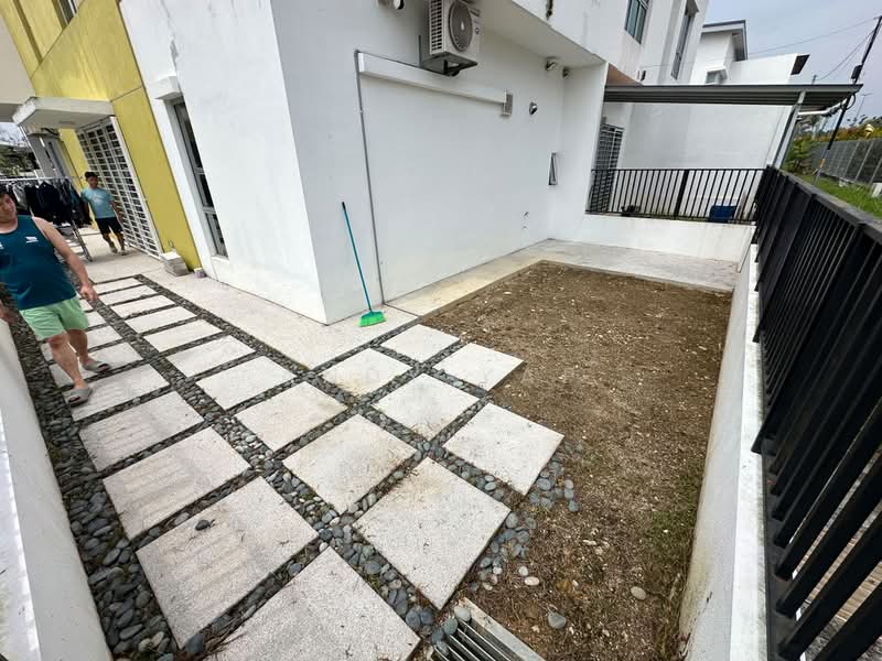 2-storey Terraced House for Sale in Bandar Tasik Puteri (Rawang) - Andy Yap - Exterior - PropertyGuru.com.my