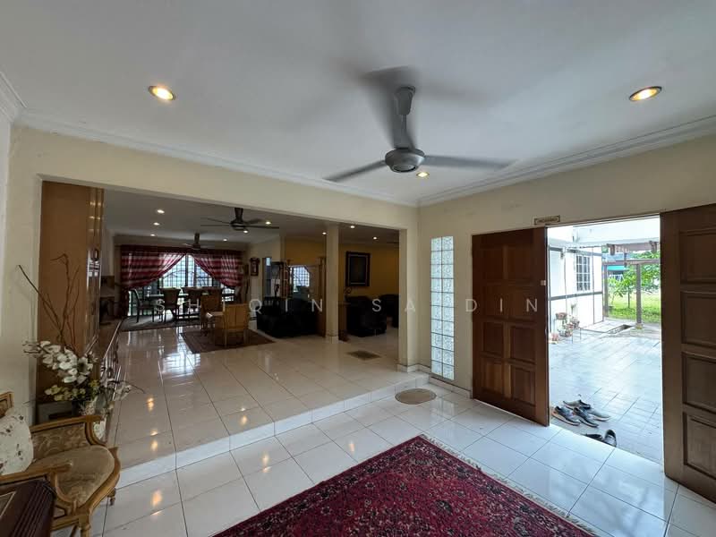 Bungalow for Sale in Seksyen 9 (Shah Alam) - Shiqin Saidin - Living Room - PropertyGuru.com.my