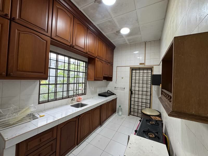 Bungalow for Sale in Seksyen 9 (Shah Alam) - Shiqin Saidin - Kitchen - PropertyGuru.com.my