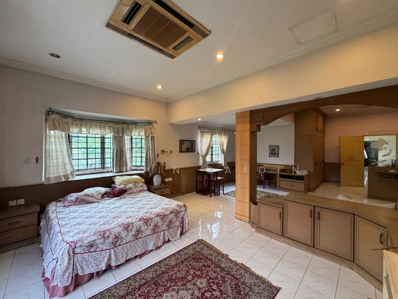 Bungalow for Sale in Seksyen 9 (Shah Alam) - Shiqin Saidin - Bedroom - PropertyGuru.com.my