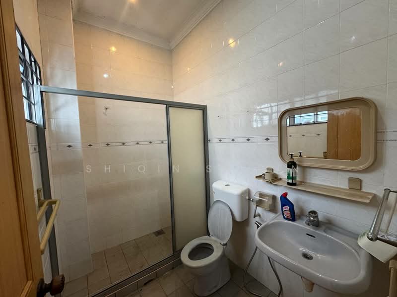 Bungalow for Sale in Seksyen 9 (Shah Alam) - Shiqin Saidin - Bathroom - PropertyGuru.com.my