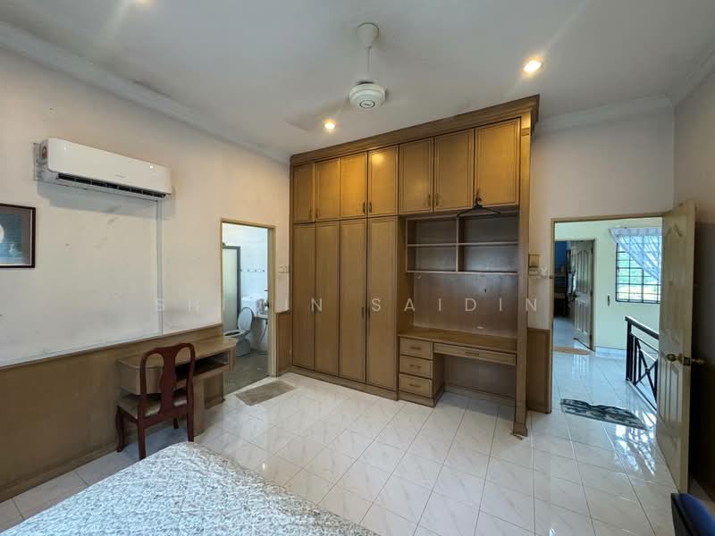 Bungalow for Sale in Seksyen 9 (Shah Alam) - Shiqin Saidin - Bedroom - PropertyGuru.com.my