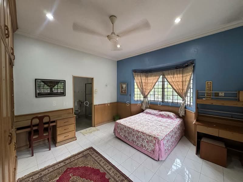Bungalow for Sale in Seksyen 9 (Shah Alam) - Shiqin Saidin - Bedroom - PropertyGuru.com.my