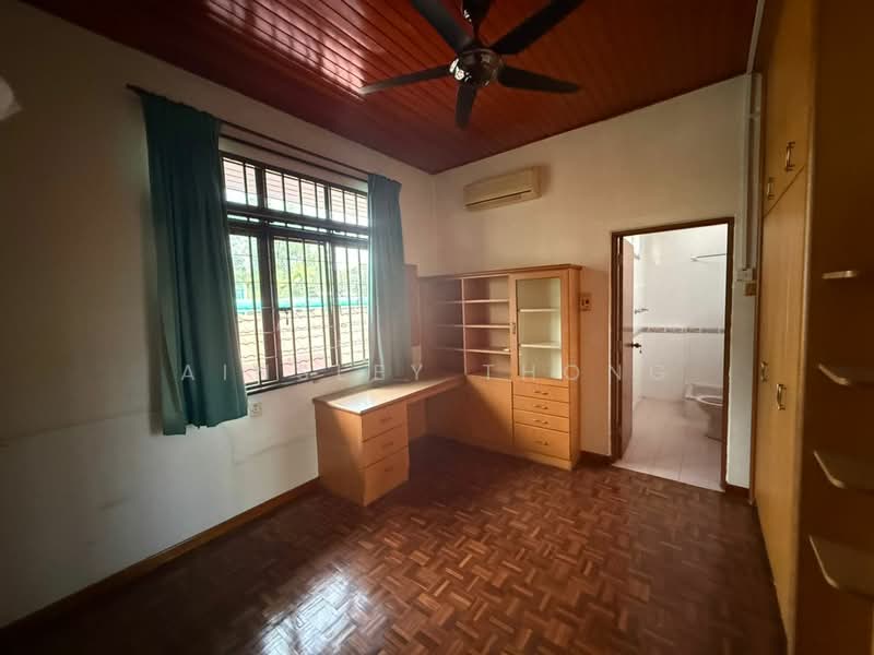 Bungalow for Sale in Fair Park (Ipoh) - Ainsley Thong - Bedroom - PropertyGuru.com.my