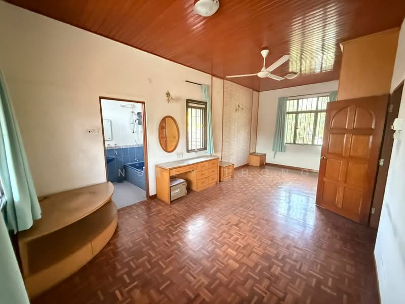 Bungalow for Sale in Fair Park (Ipoh) - Ainsley Thong - Bedroom - PropertyGuru.com.my