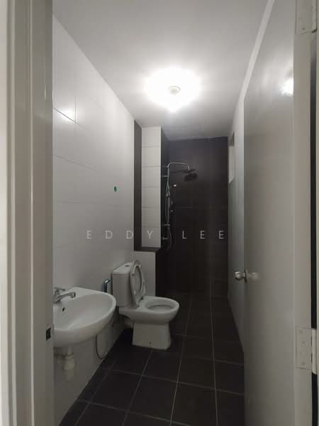 Kondominium untuk Dijual di Sky Vista Residency - Eddy Lee - Bathroom - PropertyGuru.com.my