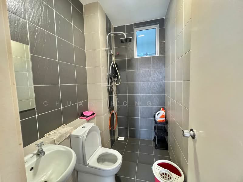 Pangsapuri untuk Disewa di D'Rich Executive Suites - Chuan Hong Kee - Bathroom - PropertyGuru.com.my