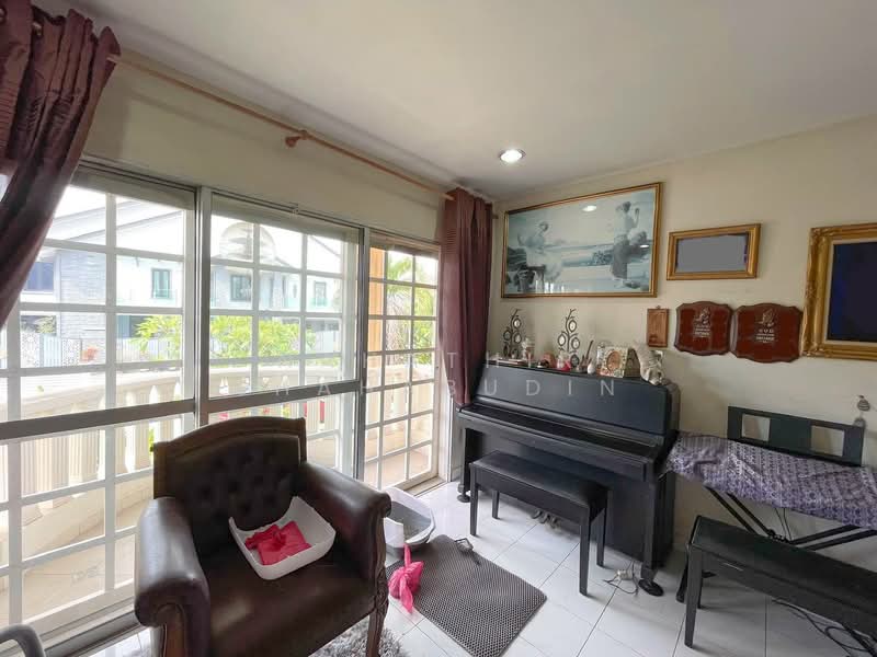 Rumah Teres 2 Tingkat untuk Dijual di Seksyen 9 (Shah Alam) - Nahathir Shahabudin - Living Room - PropertyGuru.com.my